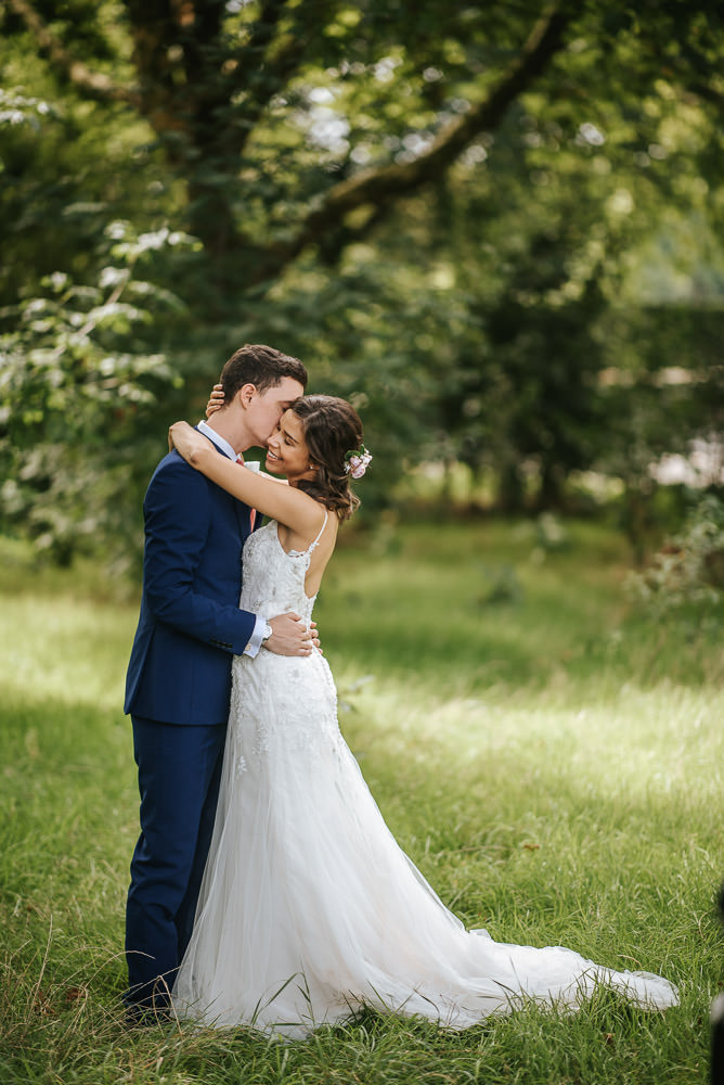 regents park london wedding couple shots hugging