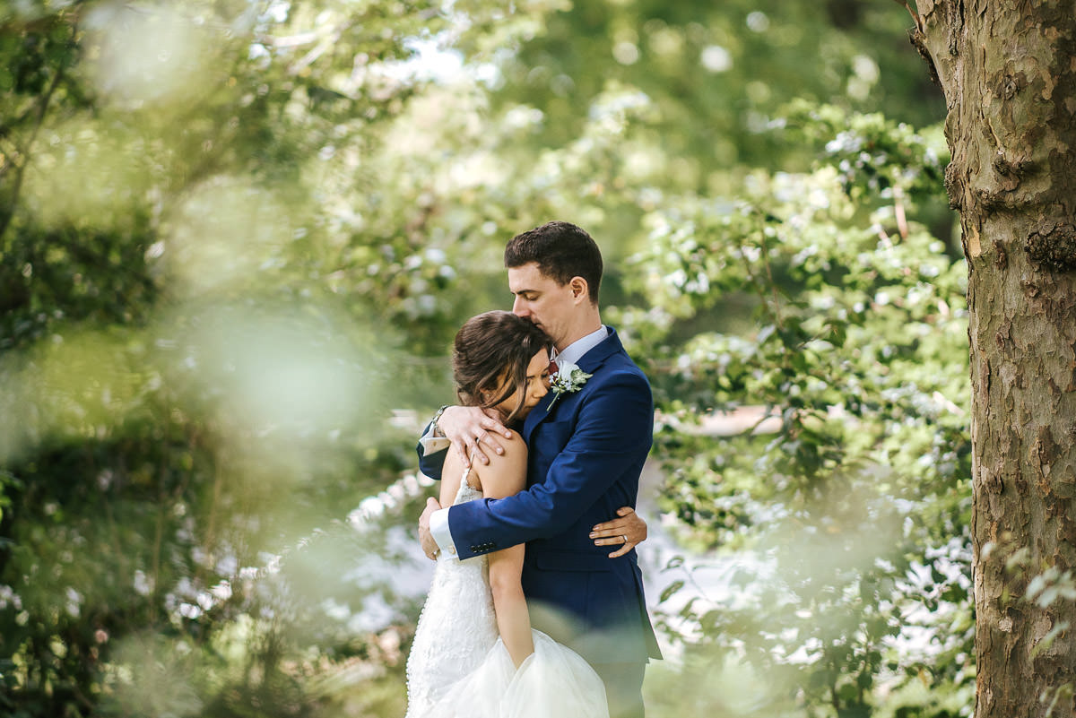 regents park london wedding couple shots hugging