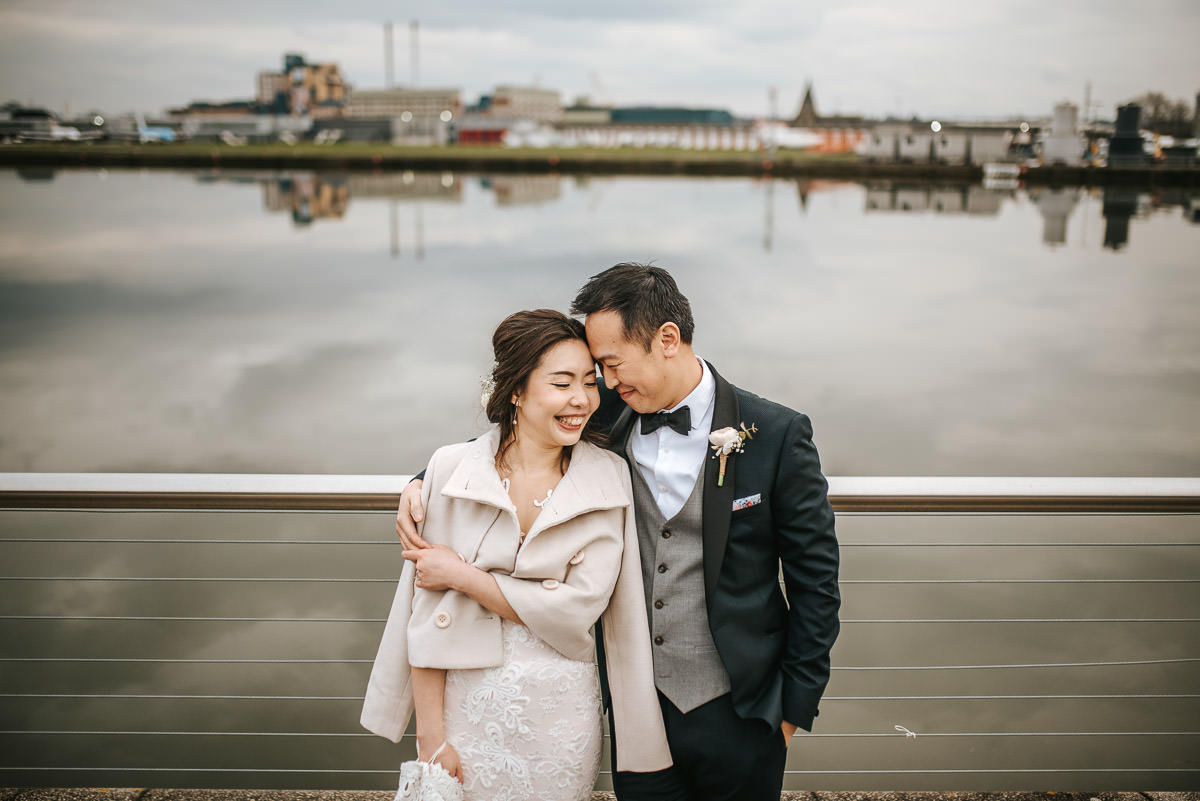 chinese wedding london bride and groom by the water
