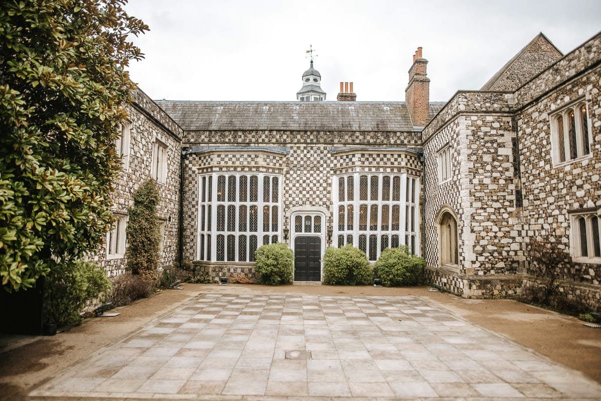 chinese wedding london hall place bexley courtyard