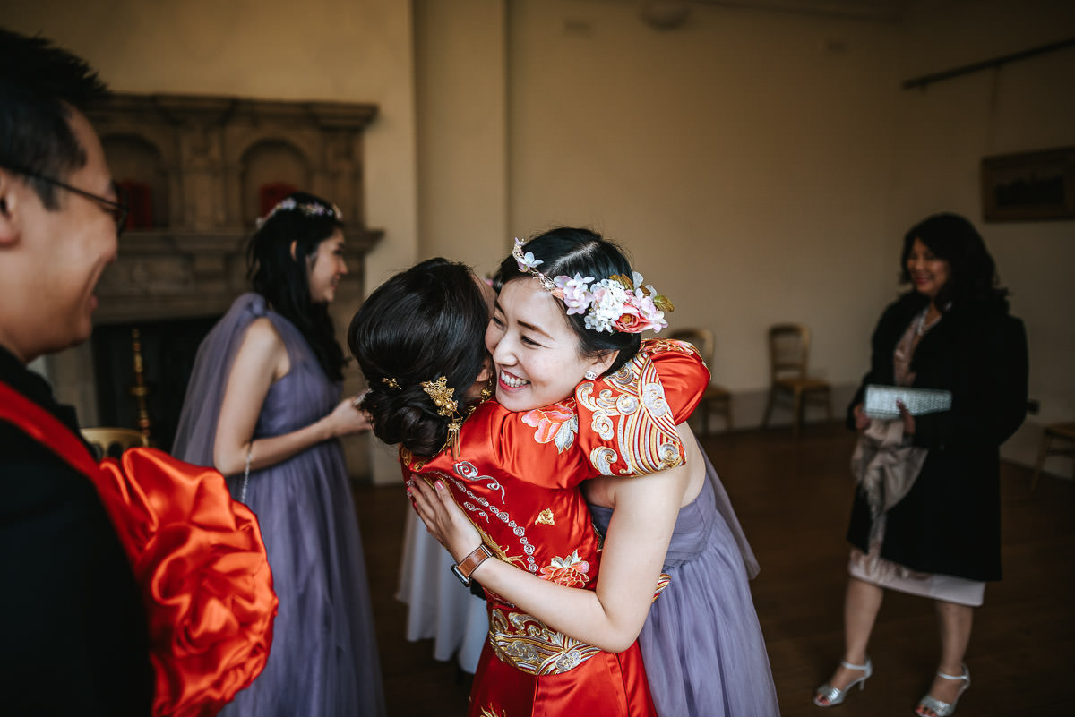 chinese wedding london hall place bexley happy hugs