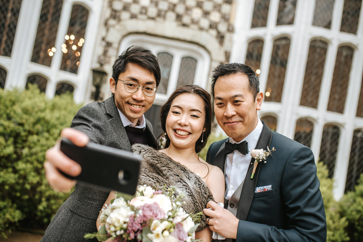 chinese wedding london hall place bexley bride and groom selfie