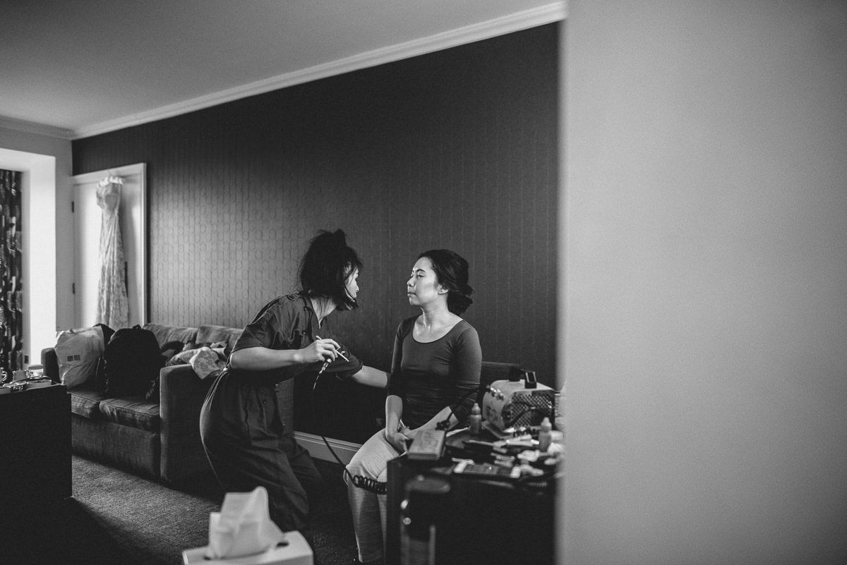 chinese wedding photography london bride getting ready