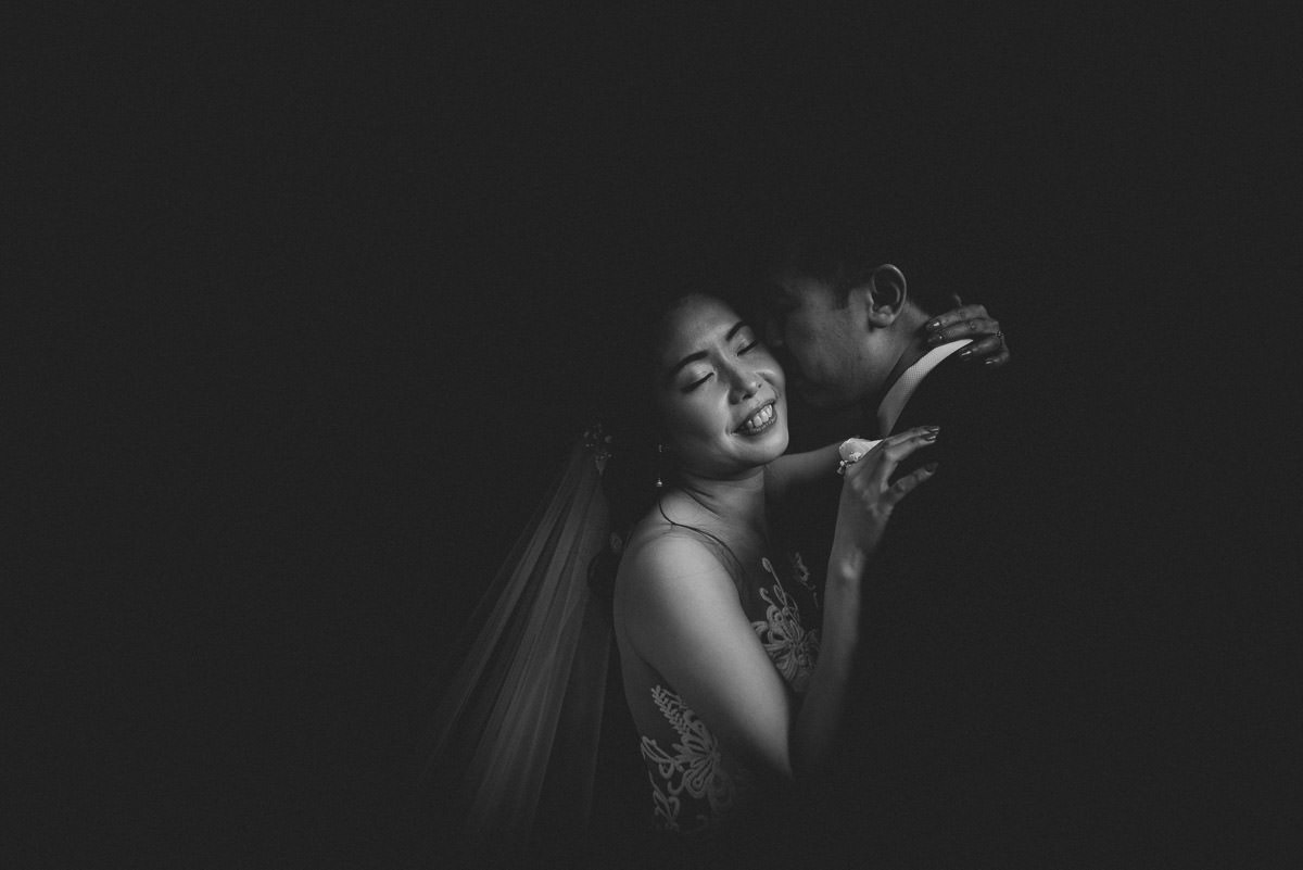 chinese wedding london hall place bexley bride and groom