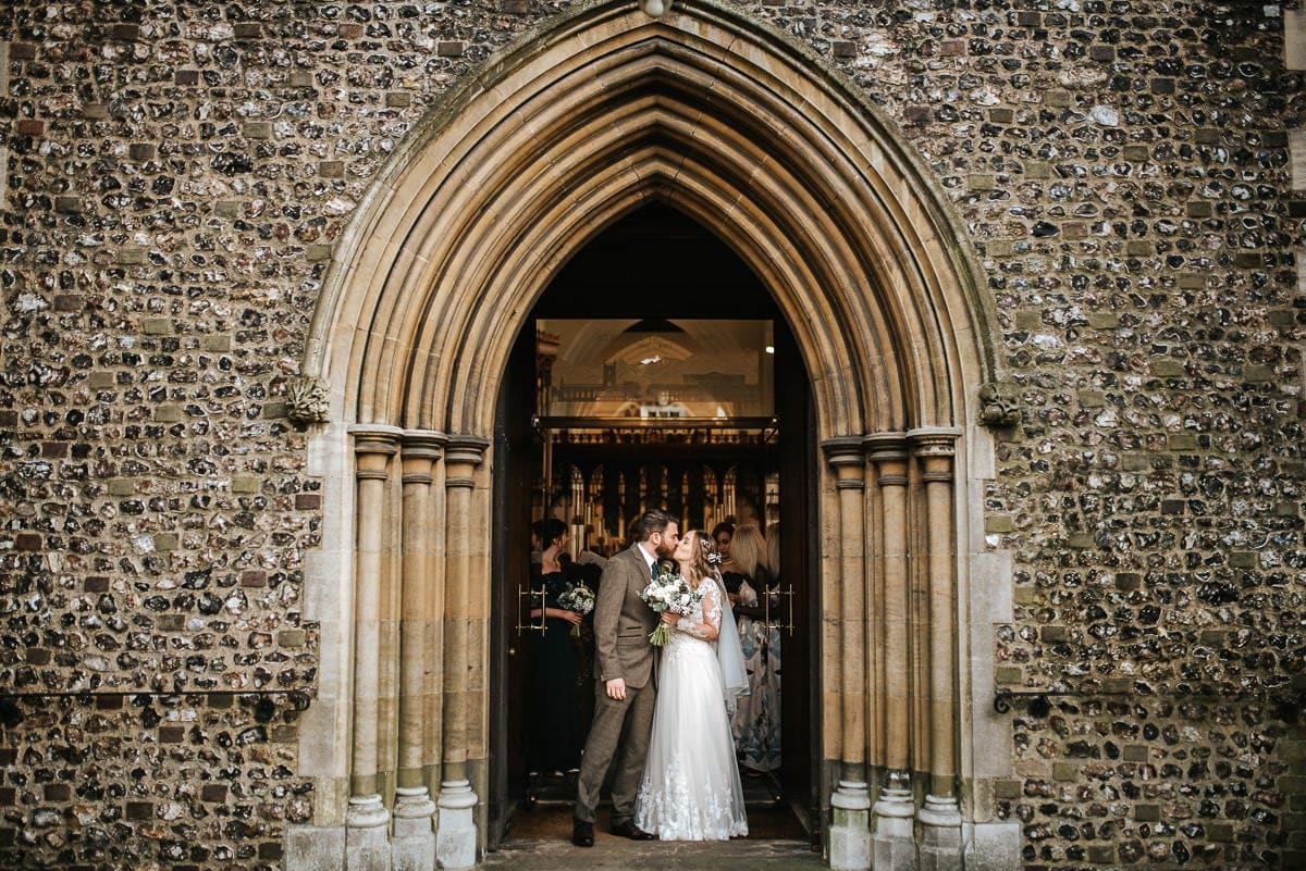 hertfordshire wedding photos ceremony the kiss