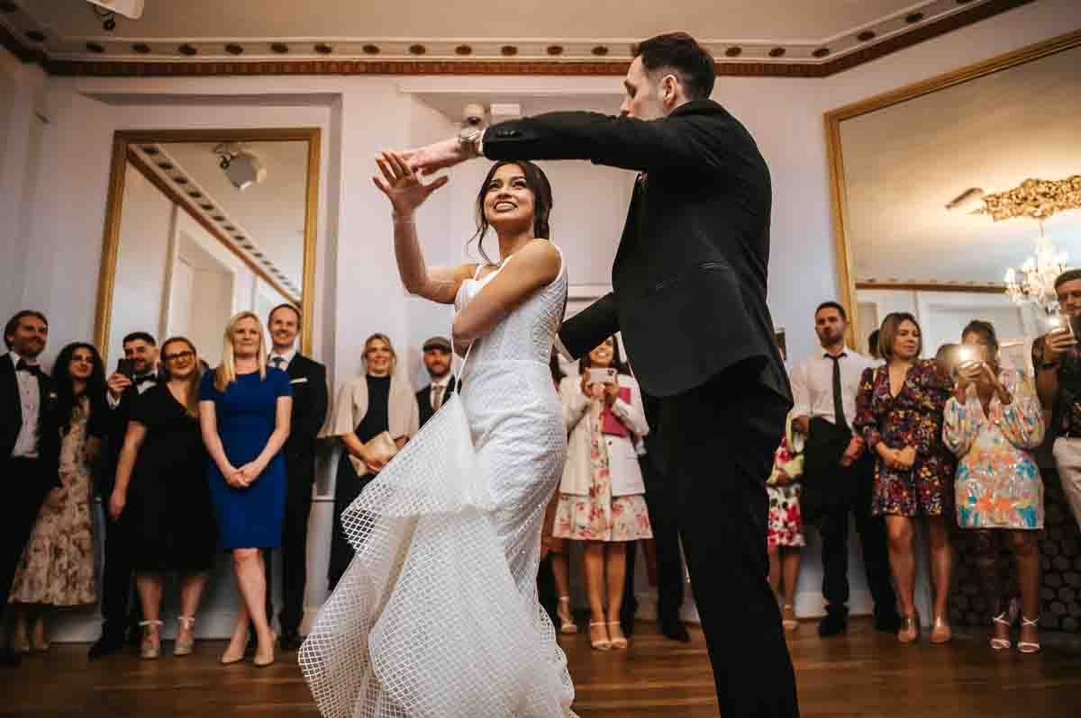 gosfield hall wedding first dance