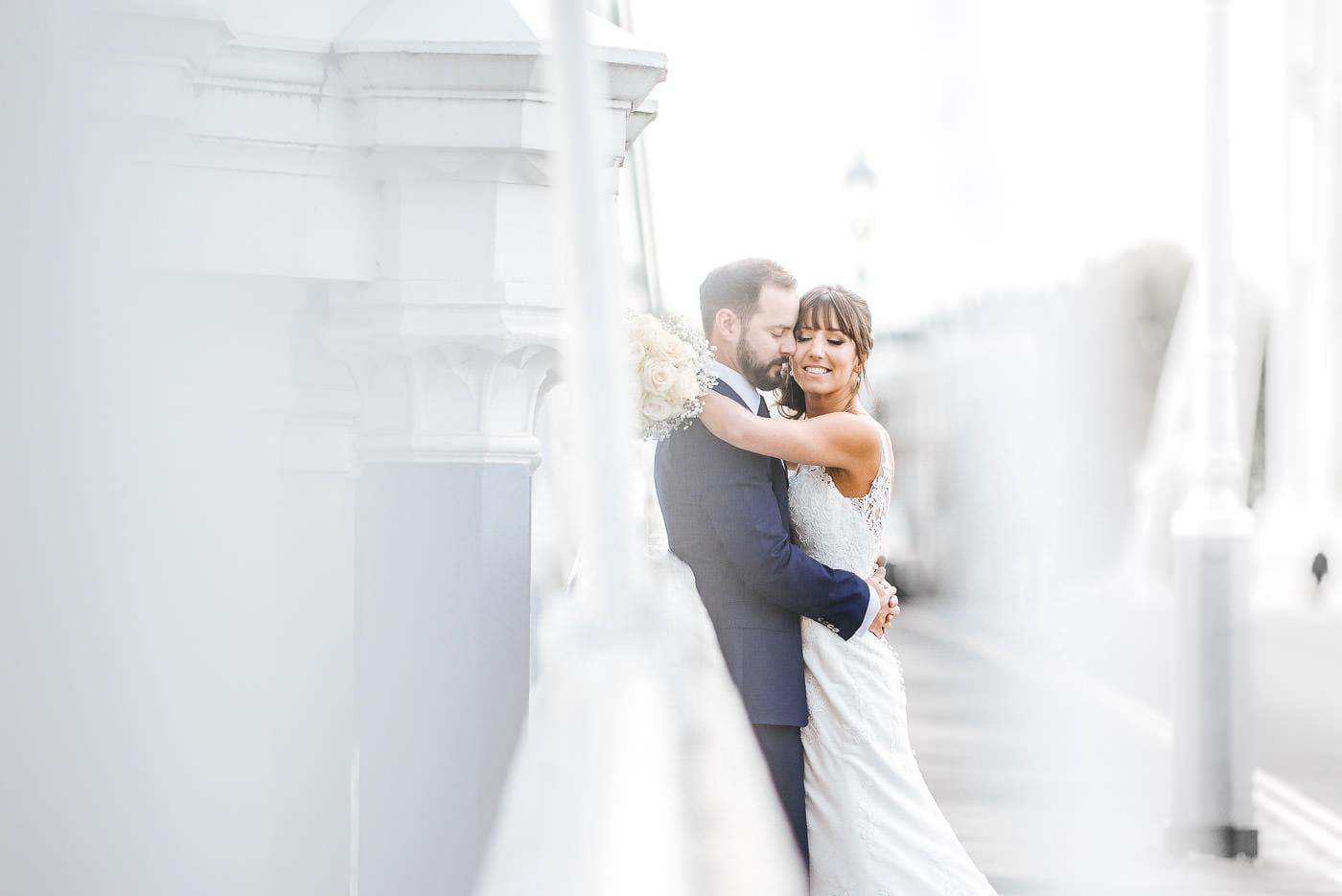 Celsea old town hall wedding photos bride and groom shoot on albert bridge