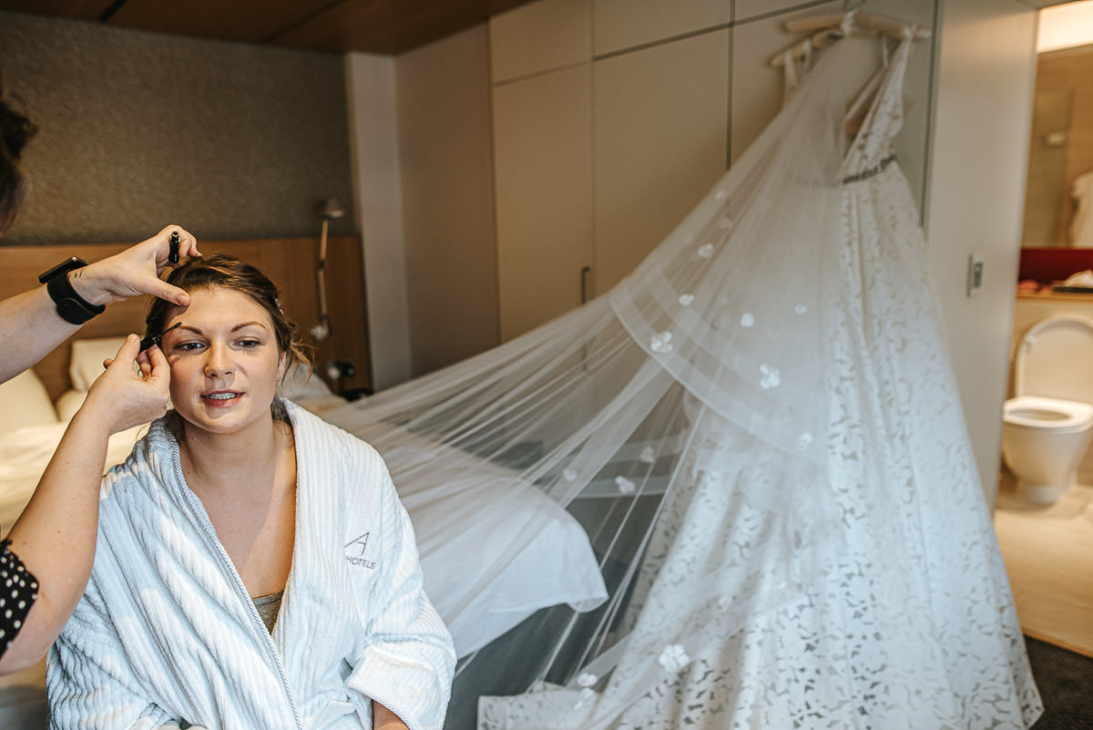 st pauls cathedral wedding getting ready